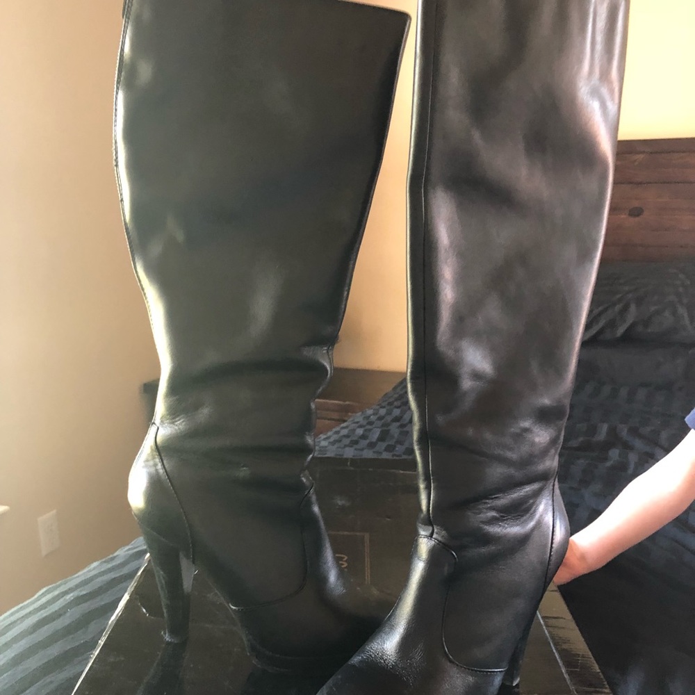 Colin Stuart black boots